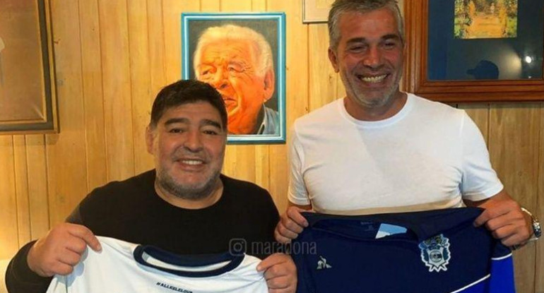 Diego Maradona, nuevo técnico de Gimnasia