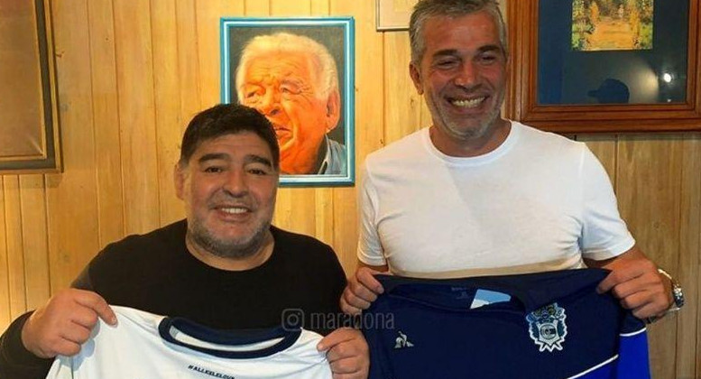 Diego Maradona, nuevo técnico de Gimnasia