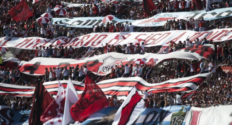 Barra River Plate, Monumental, operativo