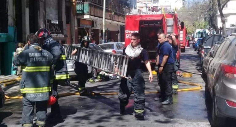 Incendio en hotel familiar de Flores