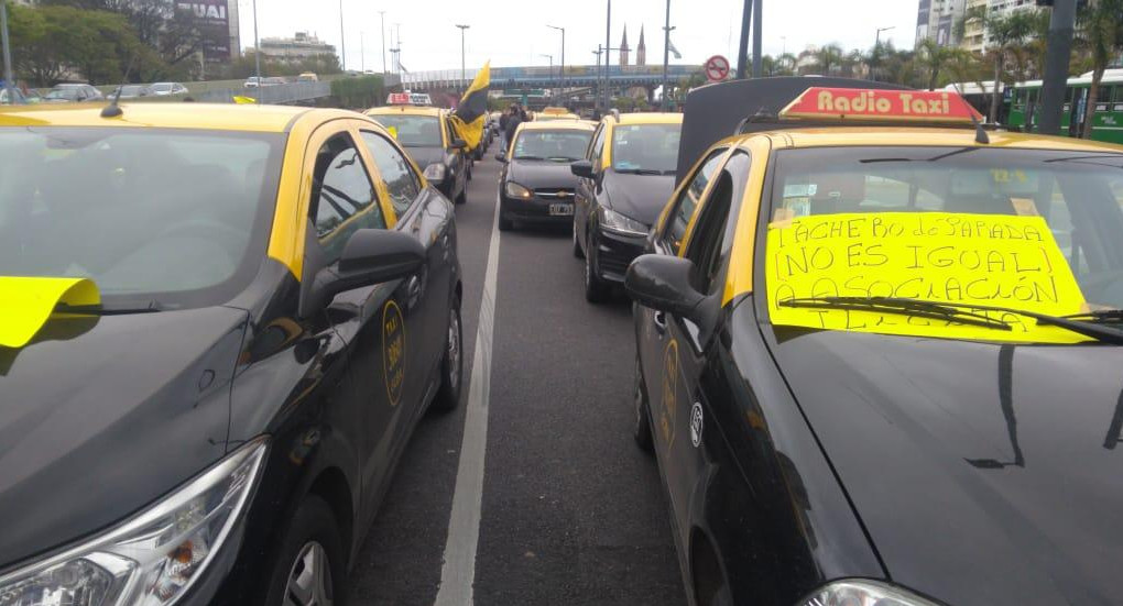 Marcha de taxistas en la Ciudad