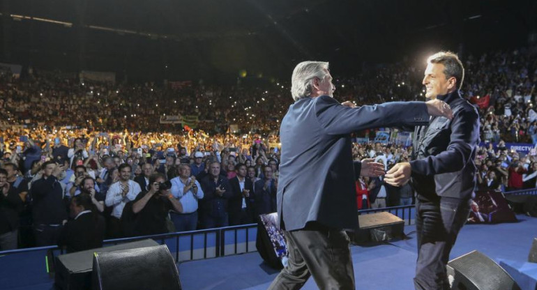 El candidato a diputado nacional Sergio Massa y el candidato a presidente Alberto Fernández, NA