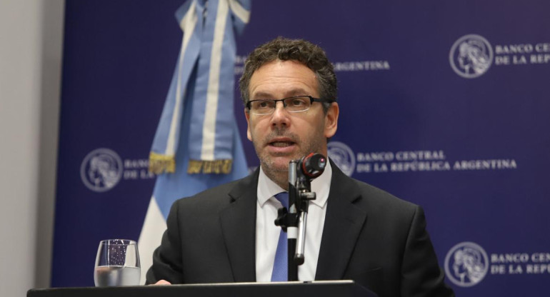 Presidente de Banco Central, Guido Sandleris, conferencia de prensa, NA