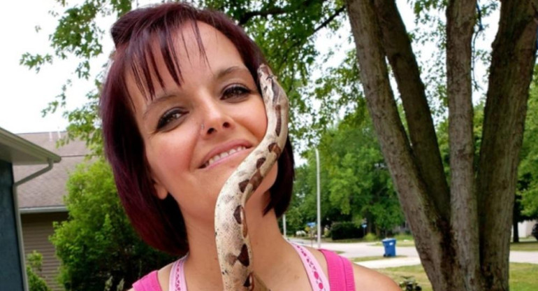 Laura Hurst, asesinada por una serpiente