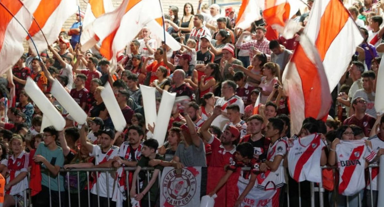 Recibimiento de River en Córdoba