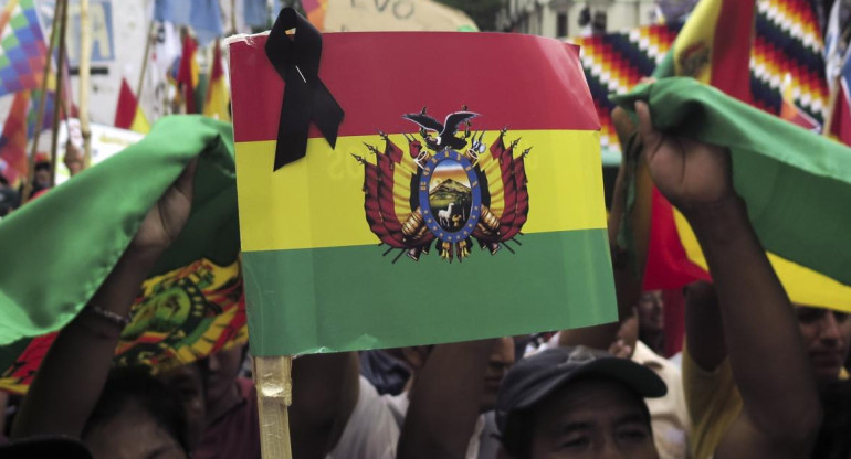 Marcha en Plaza de Mayo en apoyo a Evo Morales, NA