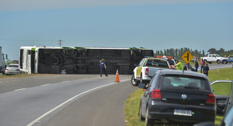 Accidente de micro fatal en Lezama, Ruta 2, NA	