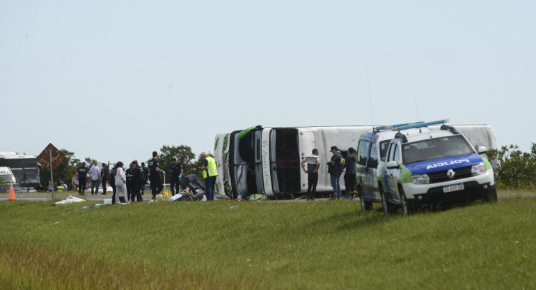 Accidente de micro fatal en Lezama, ruta 2, NA