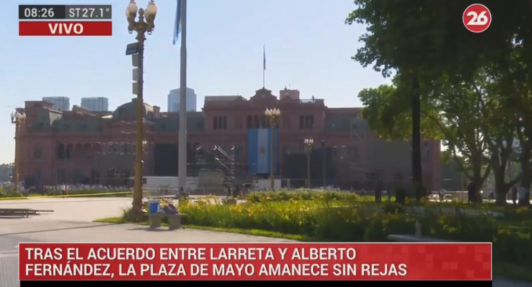 Quitaron rejas en Plaza de Mayo, móvil Canal 26