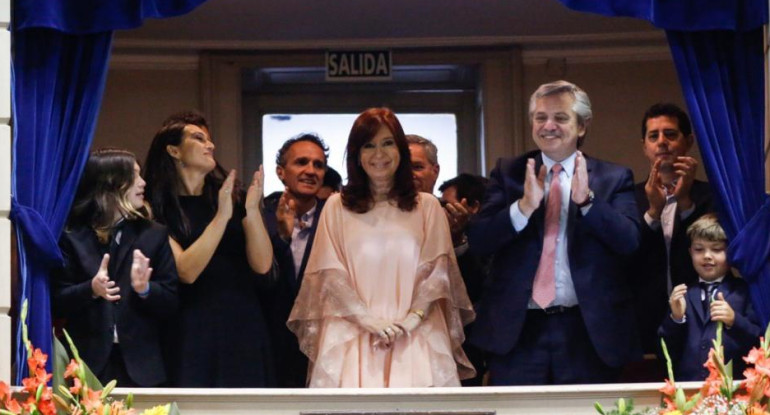 Cristina Kirchner y Alberto Fernández en jura de Axel Kicillof gobernador de la Provincia de Buenos Aires, Frente de Todos