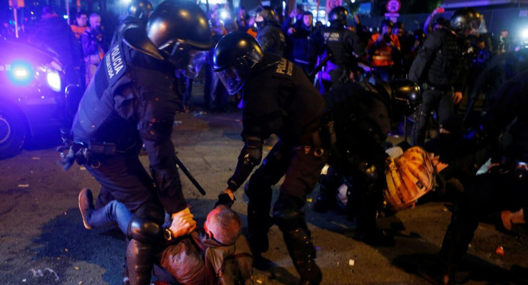 Barcelona vs Real Madrid, incidentes en cercanías del Camp Nou, España, REUTERS