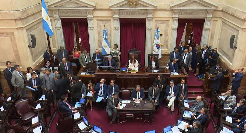 Debate en Senado de la Ley de Emergencia Económica