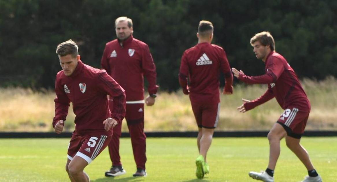 Jugadores de River en San Martín de los Andes, entrenamiento