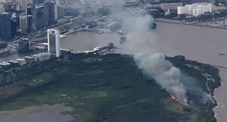 Puerto Madero, incendio en Reserva Ecológica, el humo cubrió cinco barrios, Twitter