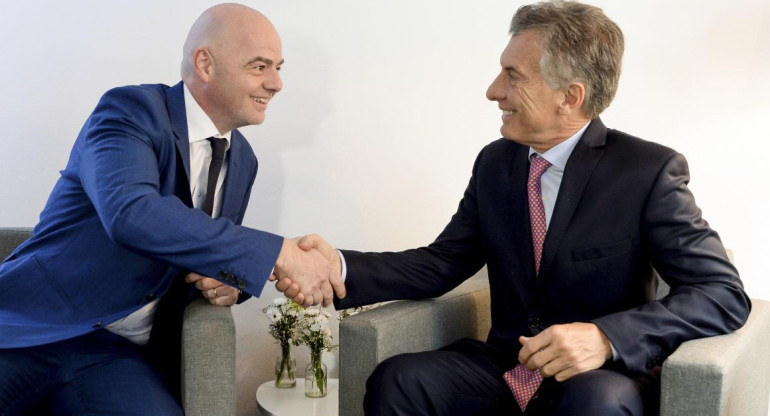 Mauricio Macri junto al titular de la FIFA, Gianni Infantino, NA