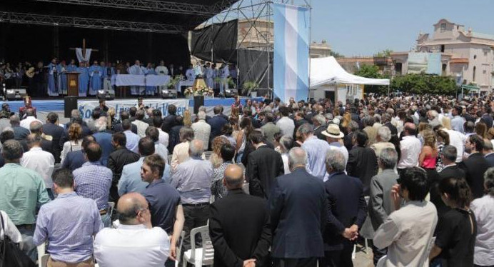 Iglesia católica convocó para el 8 de marzo a una misa contra el aborto