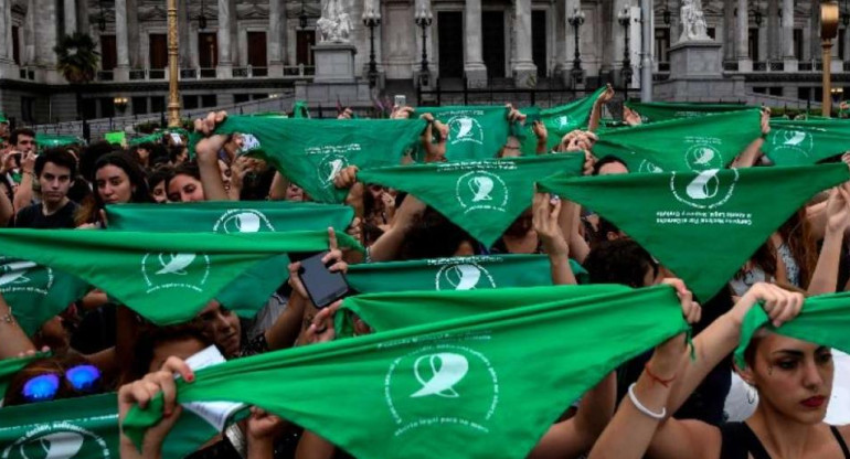 Pañuelazo por aborto frente al Congreso