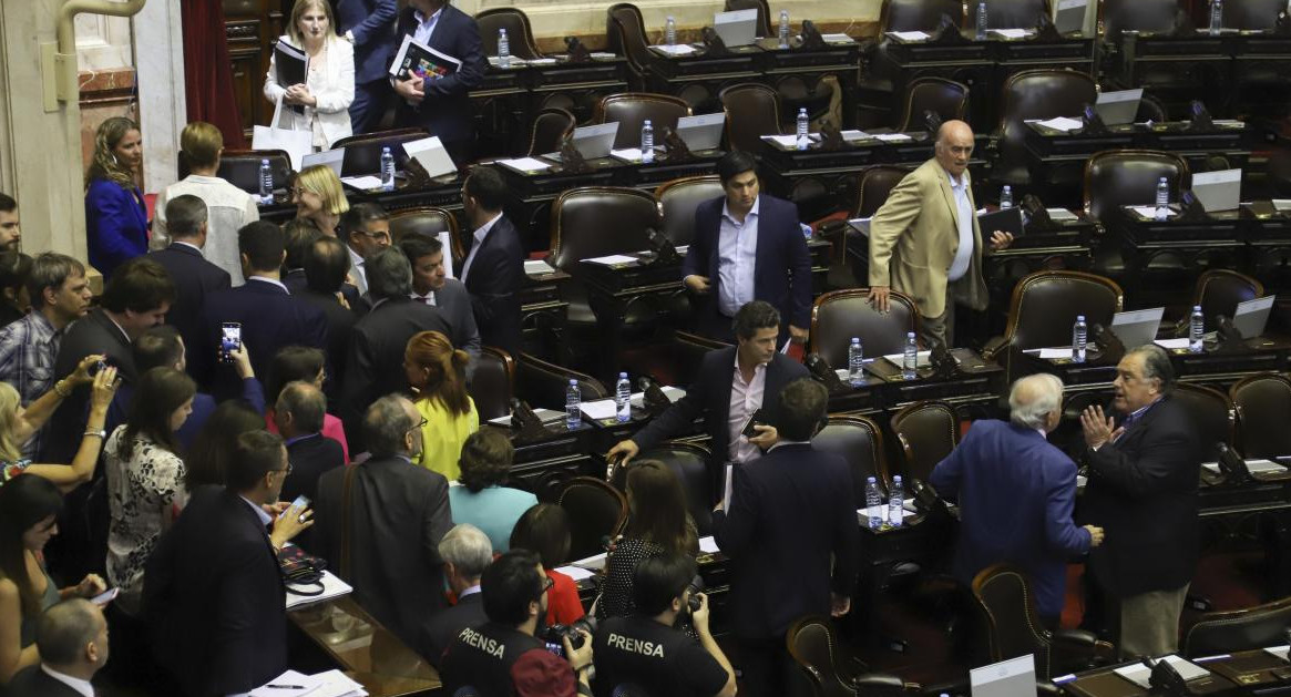 Abandono del recinto de Diputados de Juntos por el Cambio, AGENCIA NA