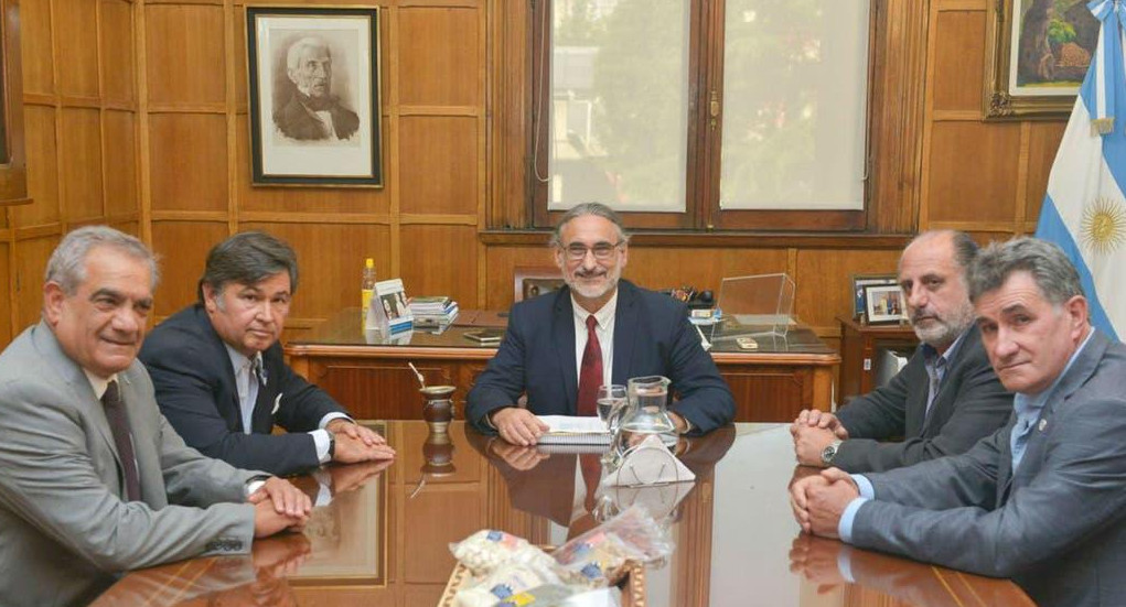 Reunión de la Mesa de Enlace con Luis Basterra