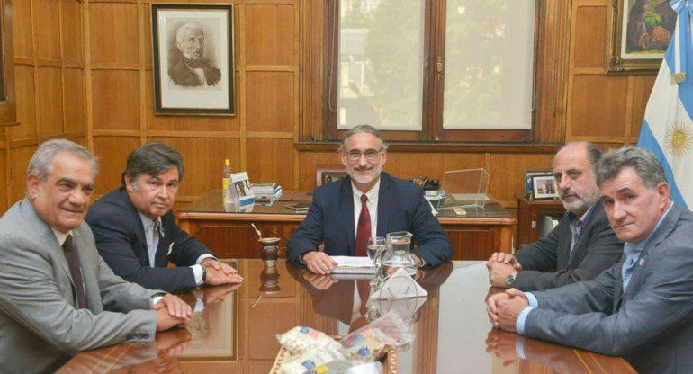 Reunión de la Mesa de Enlace con Luis Basterra