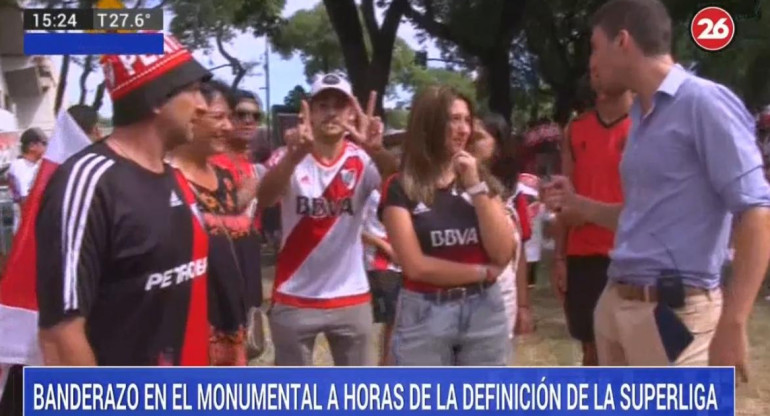 Banderazo de hinchas de River en el Monumental en la previa a definición de Superliga, CANAL 26