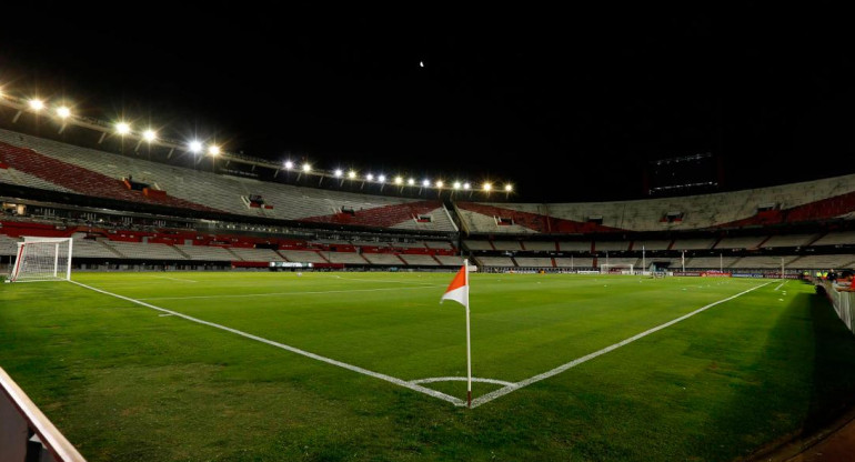 Estadio de River vacío, fútbol