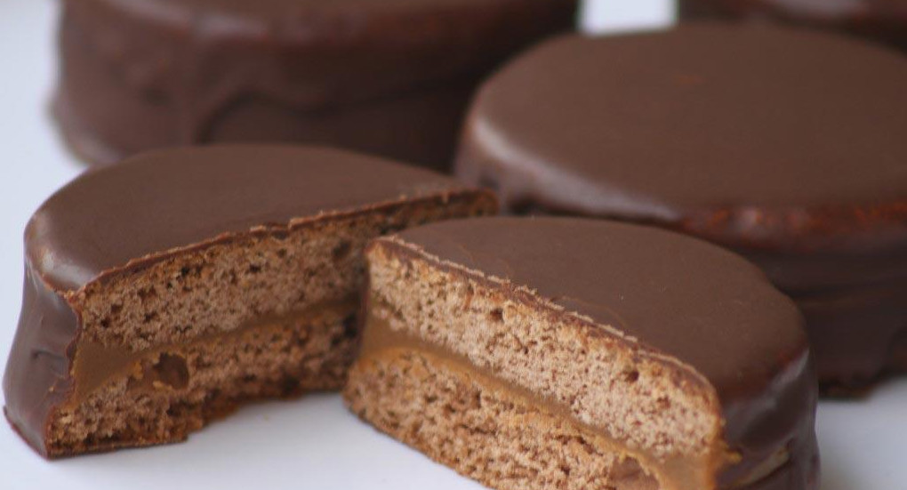 ANMAT, alfajor de chocolate