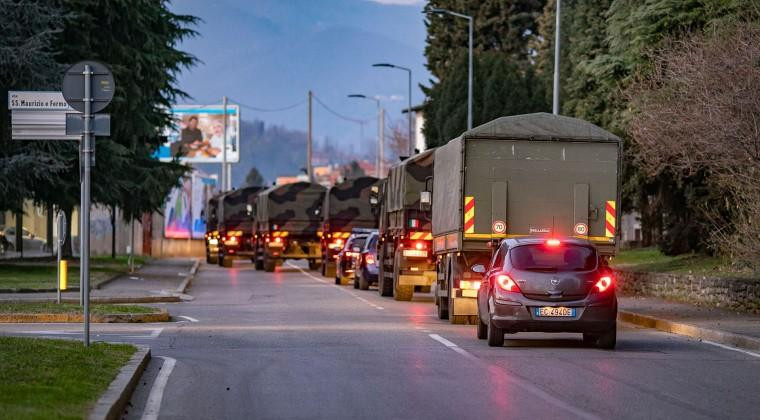 Camiones militares en Italia, coronavirus