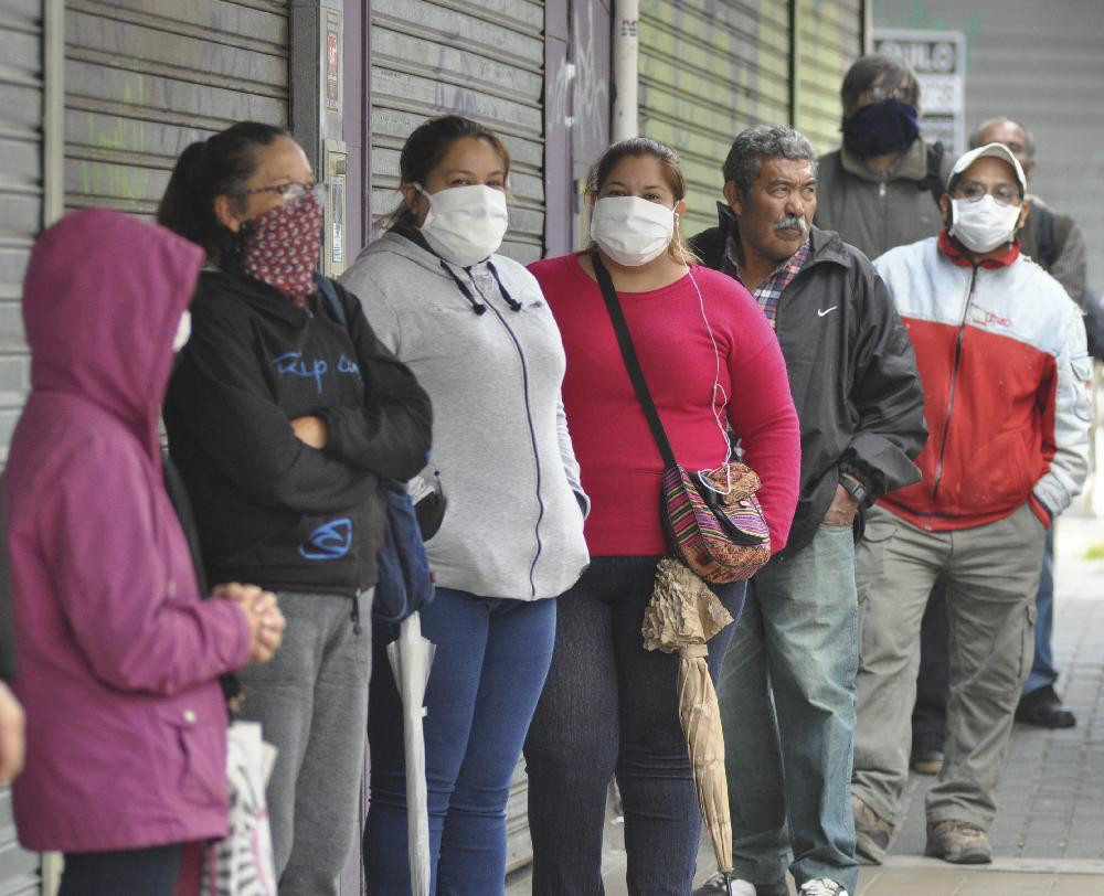 Coronavirus, Argentina, pandemia, cuarentena, gente en la calle, NA