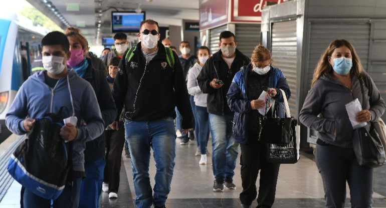 Coronavirus, Argentina, gente con barbijo, NA