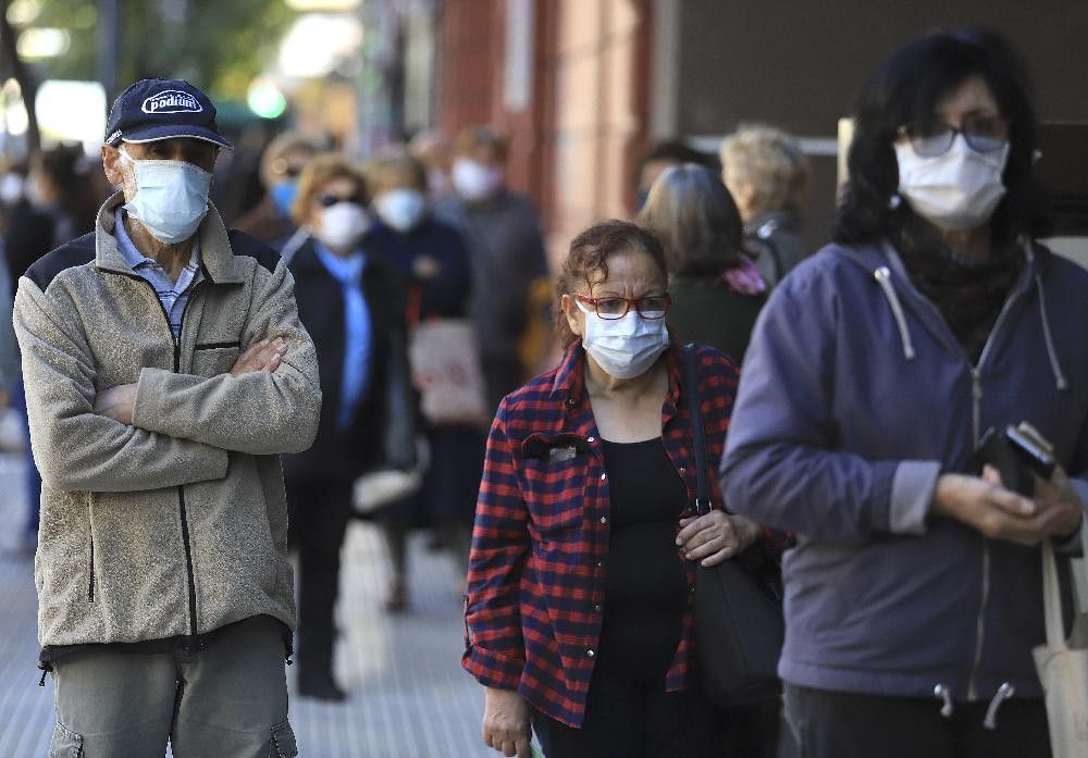 Coronavirus, Argentina, gente en la calle, NA