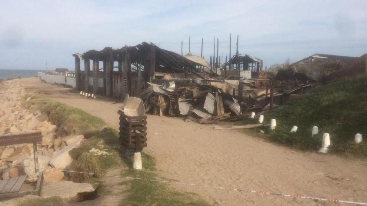 Incendio el restaurante del balneario Costa Corvinas