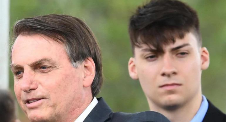 Jair Bolsonaro y su hijo, Brasil