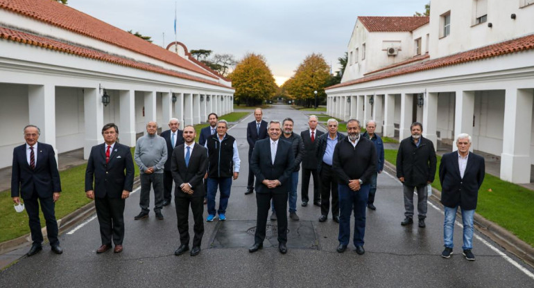 Alberto Fernández junto a gremios y empresarios en la Quinta de Olivos, AGENCIA NA