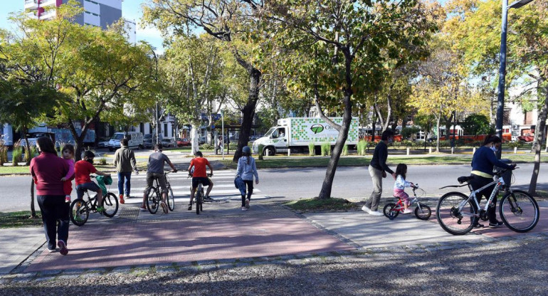 Salida de chicos durante la cuarentena de coronavirus en la Ciudad