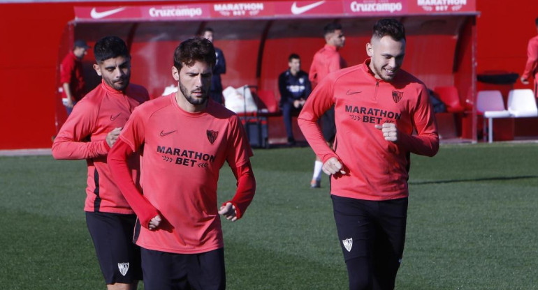 Ever Banega, Franco Vázquez y Lucas Ocampos