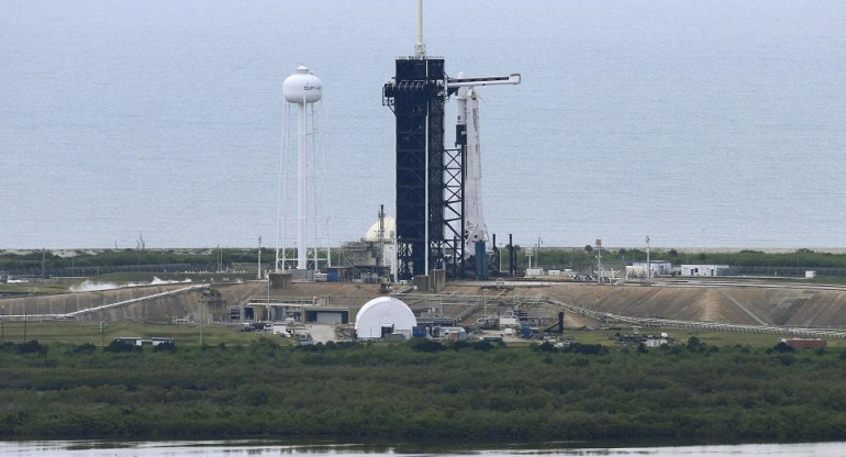 La NASA pospuso histórico lanzamiento del SpaceX por mal clima, Reuters