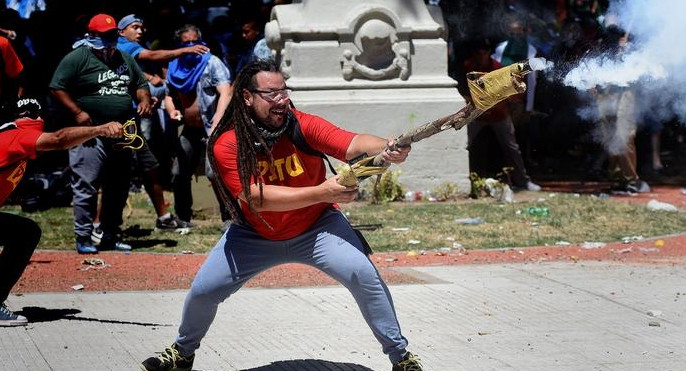 Sebastián Romero, hombre del mortero