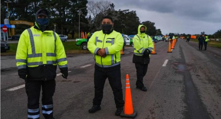 Retén de seguridad sanitaria en ruta 2 para acceso a Mar del Plata