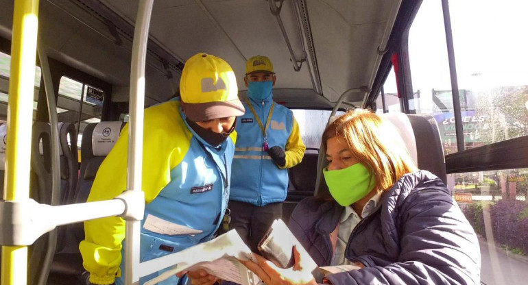 Coronavirus en Argentina, controles en CABA en el uso del transporte público, NA