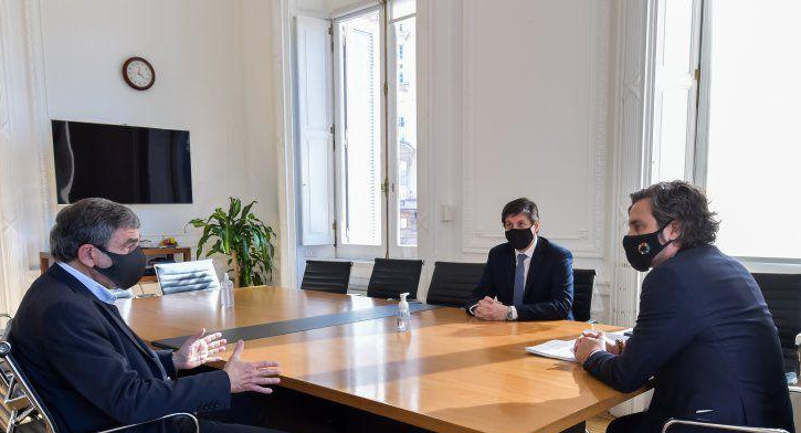 Santiago Cafiero recibió en la Casa Rosada a Roberto Salvarezza y Fernando Peirano