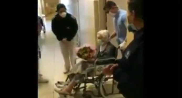 Abuela recuperada de coronavirus