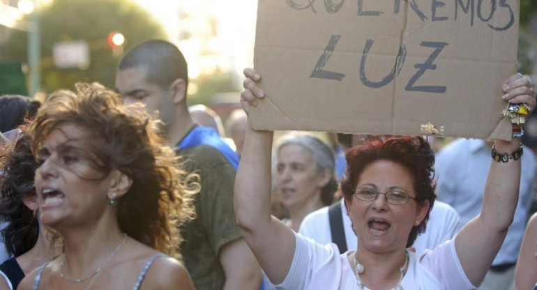 Protestas contra Edesur, cortes de luz, falta de suministro eléctrico