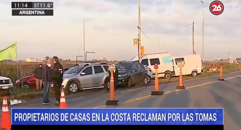 Propietarios de casas en la costa reclaman por las tomas, Canal 26