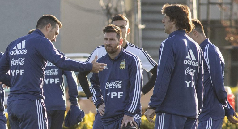 Scaloni y Messi, Selección Argentina de fútbol, entrenamiento, NA