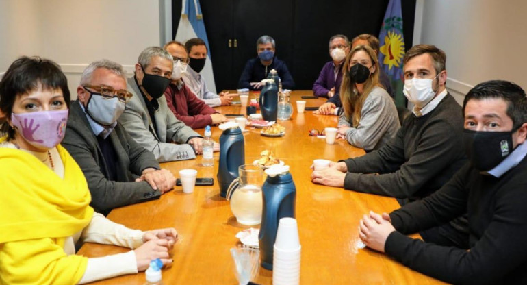 Reunión de intendentes e intendentas del Conurbano por clases en pandemia