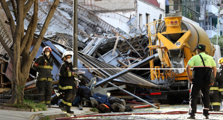 Derrumbe en obra en construcción en Belgrano, NA