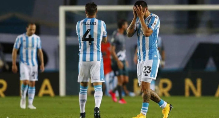 Racing le ganó a Estudiantes de Mérida, pero terminó segundo en su grupo