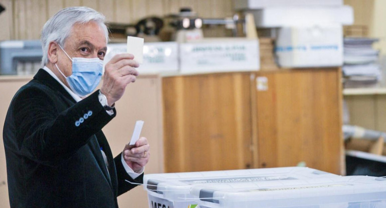 Sebastían Piñera votando en el plebiscito, NA