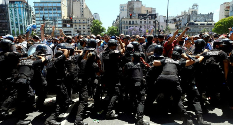 Incidentes en la despedida de Maradona, Reuters.